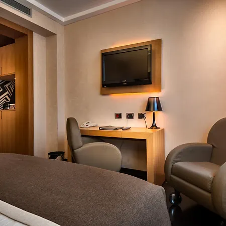 Crowne Plaza By Ihg Hotel 4*