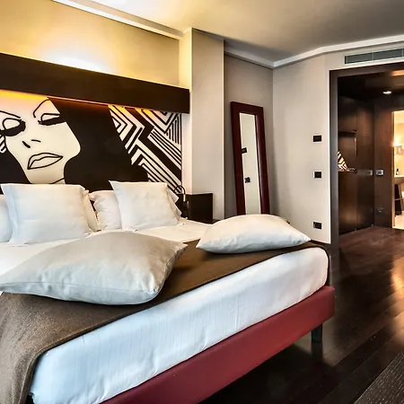 Crowne Plaza By Ihg
