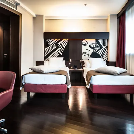 Hotel Crowne Plaza By Ihg 4*