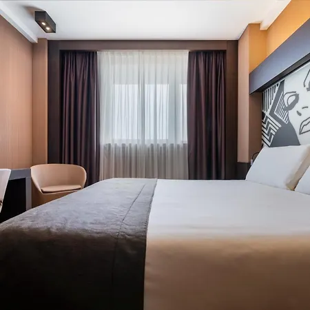 Crowne Plaza By Ihg Hotel 4*