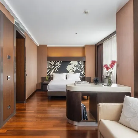 Crowne Plaza By Ihg 4*