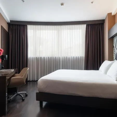 Crowne Plaza By Ihg Hotel 4*