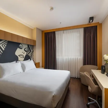Crowne Plaza By Ihg