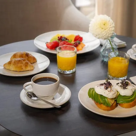 Crowne Plaza By Ihg Hotel