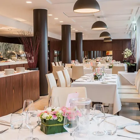 Crowne Plaza By Ihg Hotel 4*