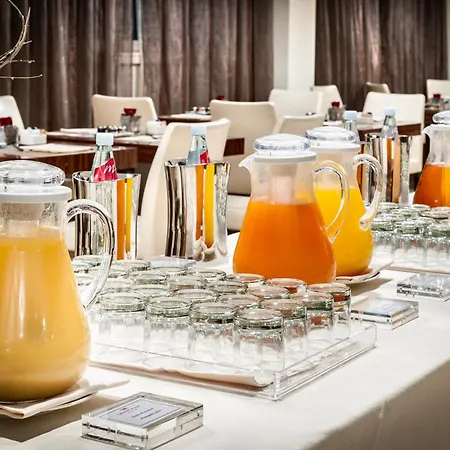 Hotel Crowne Plaza By Ihg 4*