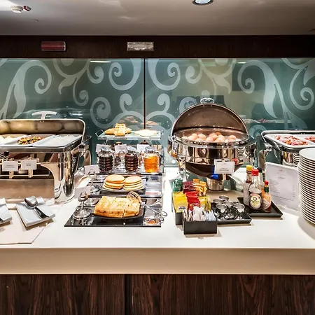 Crowne Plaza By Ihg Hotel 4*