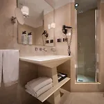Crowne Plaza By Ihg Hotel 4*
