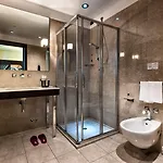 Crowne Plaza By Ihg Hotel 4*