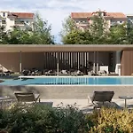 Crowne Plaza By Ihg Hotel 4*