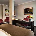 Hotel Crowne Plaza By Ihg 4*