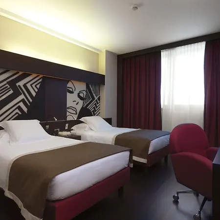 Crowne Plaza By Ihg Hotel 4*
