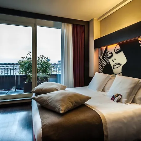 Crowne Plaza By Ihg Hotel 4*