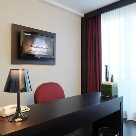 Hotel Crowne Plaza By Ihg 4*
