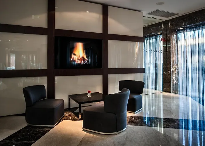 Crowne Plaza By Ihg Hotel