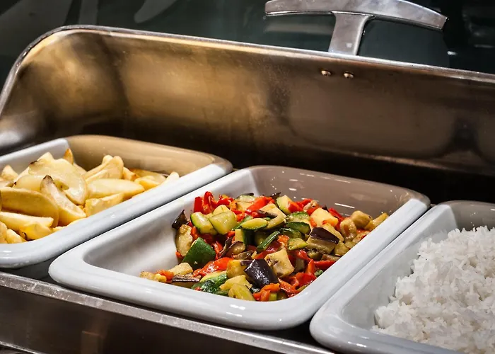 Crowne Plaza By Ihg Hotel 4*