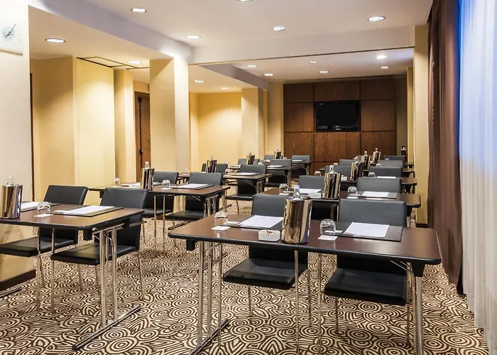 Crowne Plaza By Ihg 4*