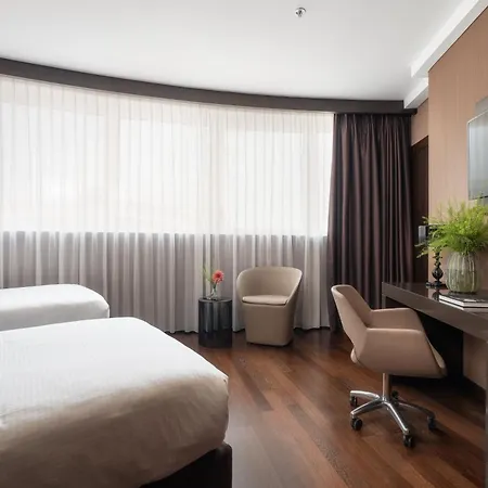 Crowne Plaza By Ihg Otel 4*
