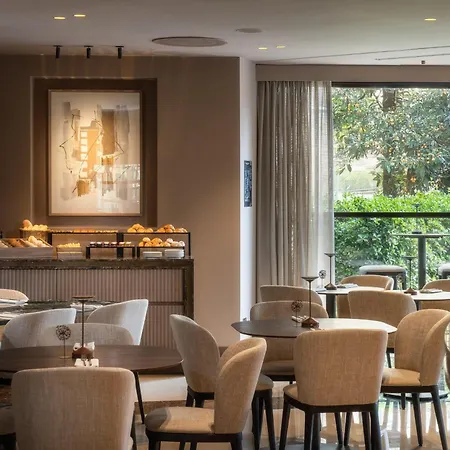 Crowne Plaza By Ihg Otel